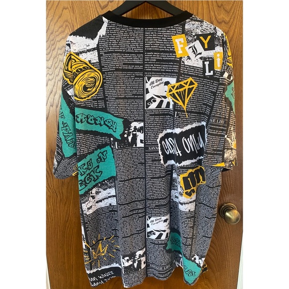 Studios Concept Newspaper Graffiti Graphic T Shirt Size L Women Men Kids Tee - Picture 4 of 5